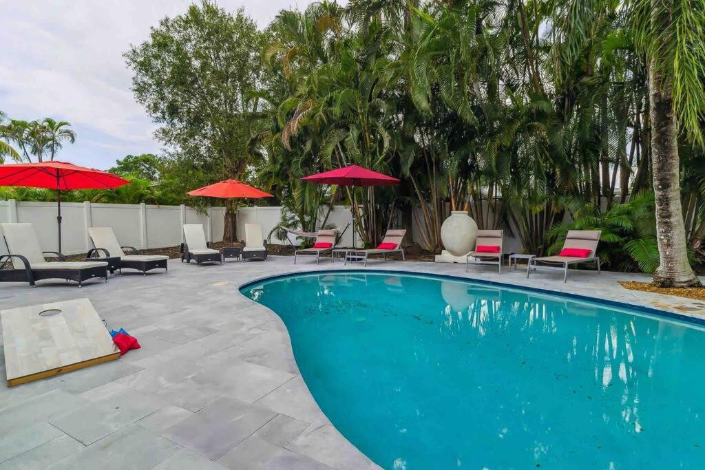 Private Oasis With Pool Near Beaches, Dining & Las Olas Форт Лодърдейл Екстериор снимка