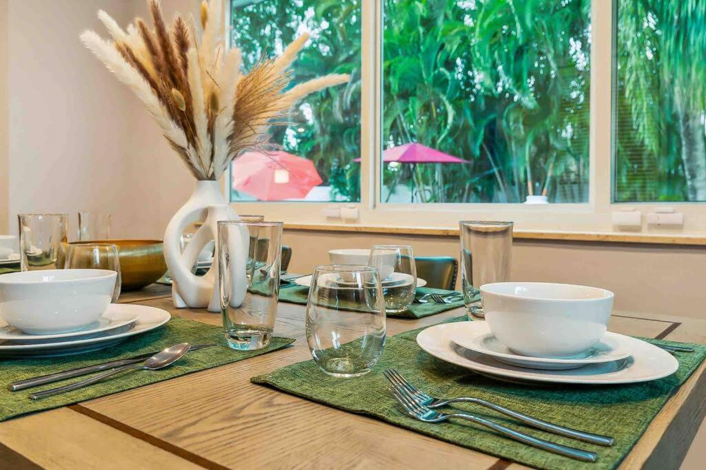 Private Oasis With Pool Near Beaches, Dining & Las Olas Форт Лодърдейл Екстериор снимка