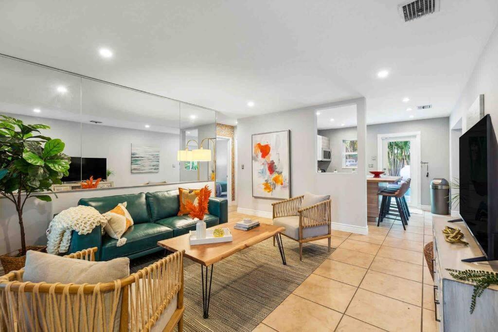 Private Oasis With Pool Near Beaches, Dining & Las Olas Форт Лодърдейл Екстериор снимка