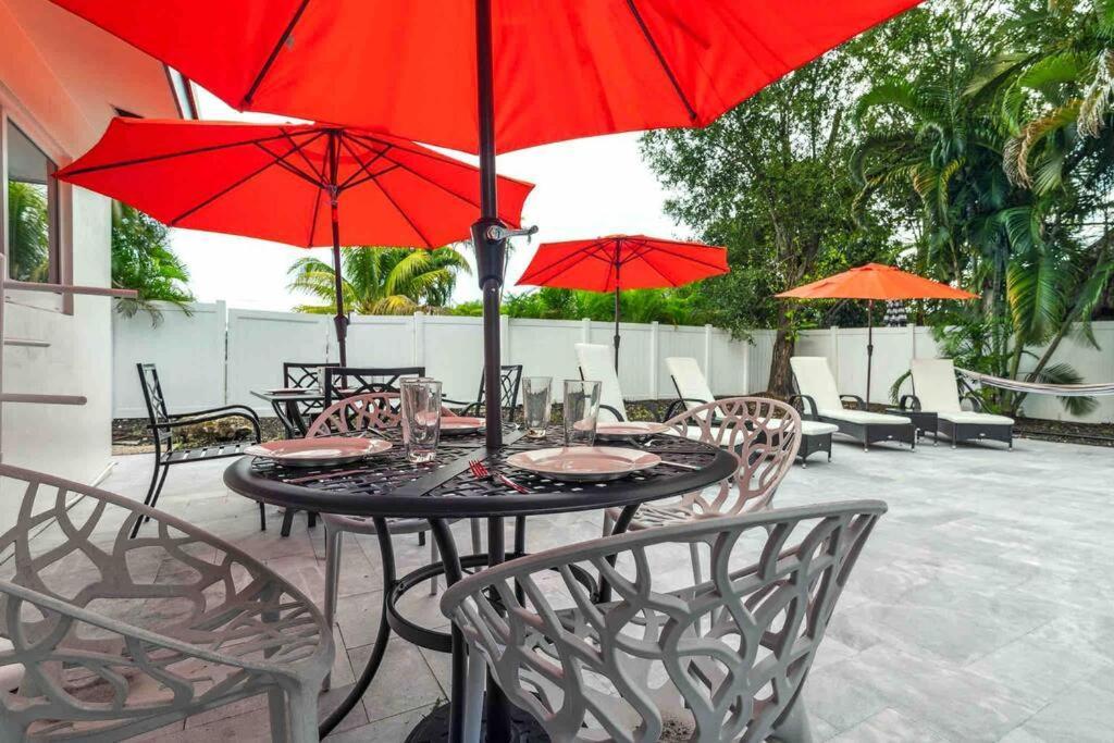 Private Oasis With Pool Near Beaches, Dining & Las Olas Форт Лодърдейл Екстериор снимка
